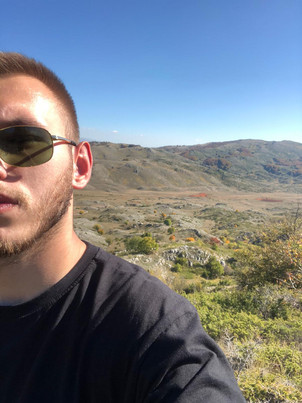 Foto: Selfie von Dennis mit Sonnenbrille im Naturpark