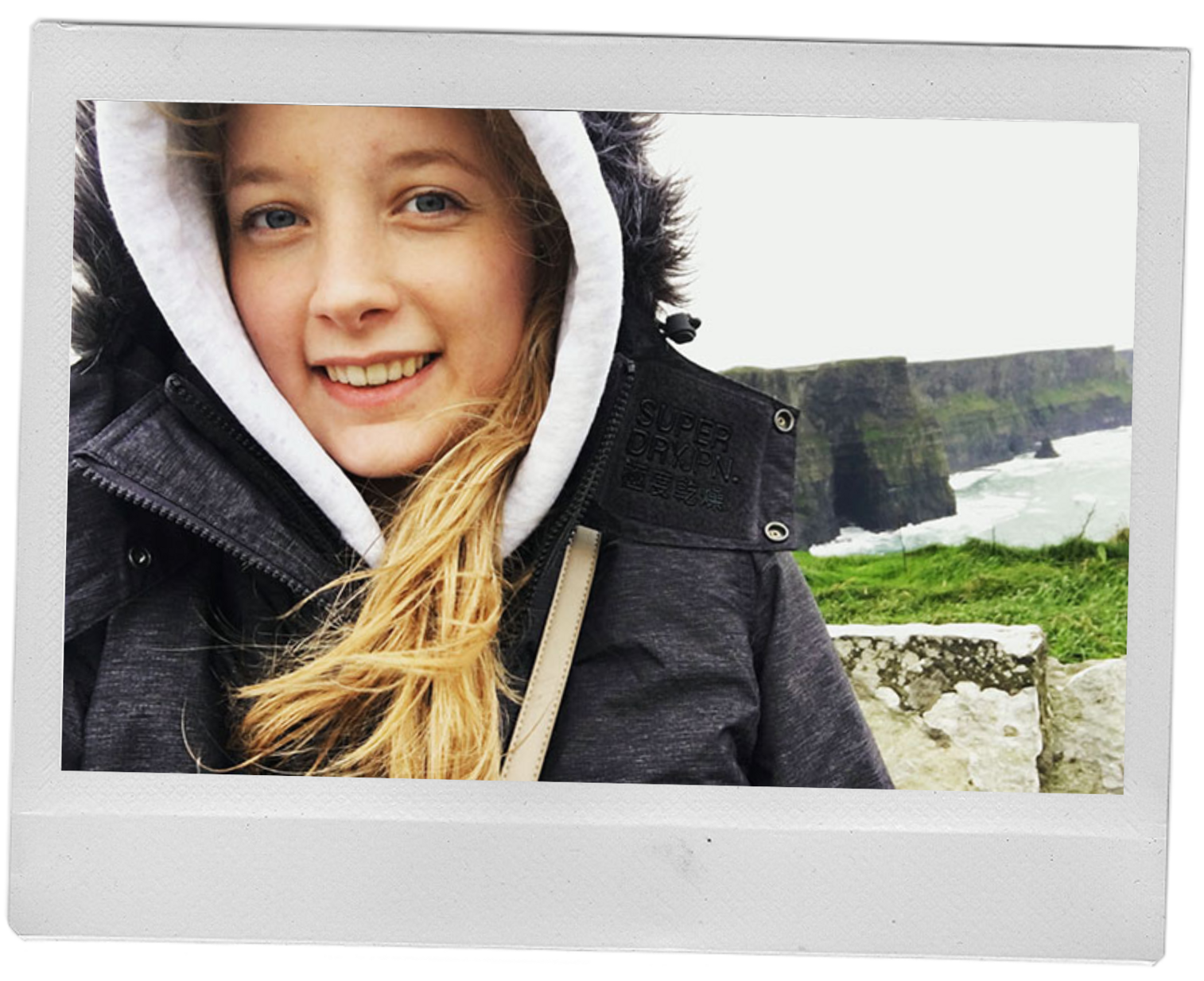 Foto: Cindy vor den Cliffs of Moher.