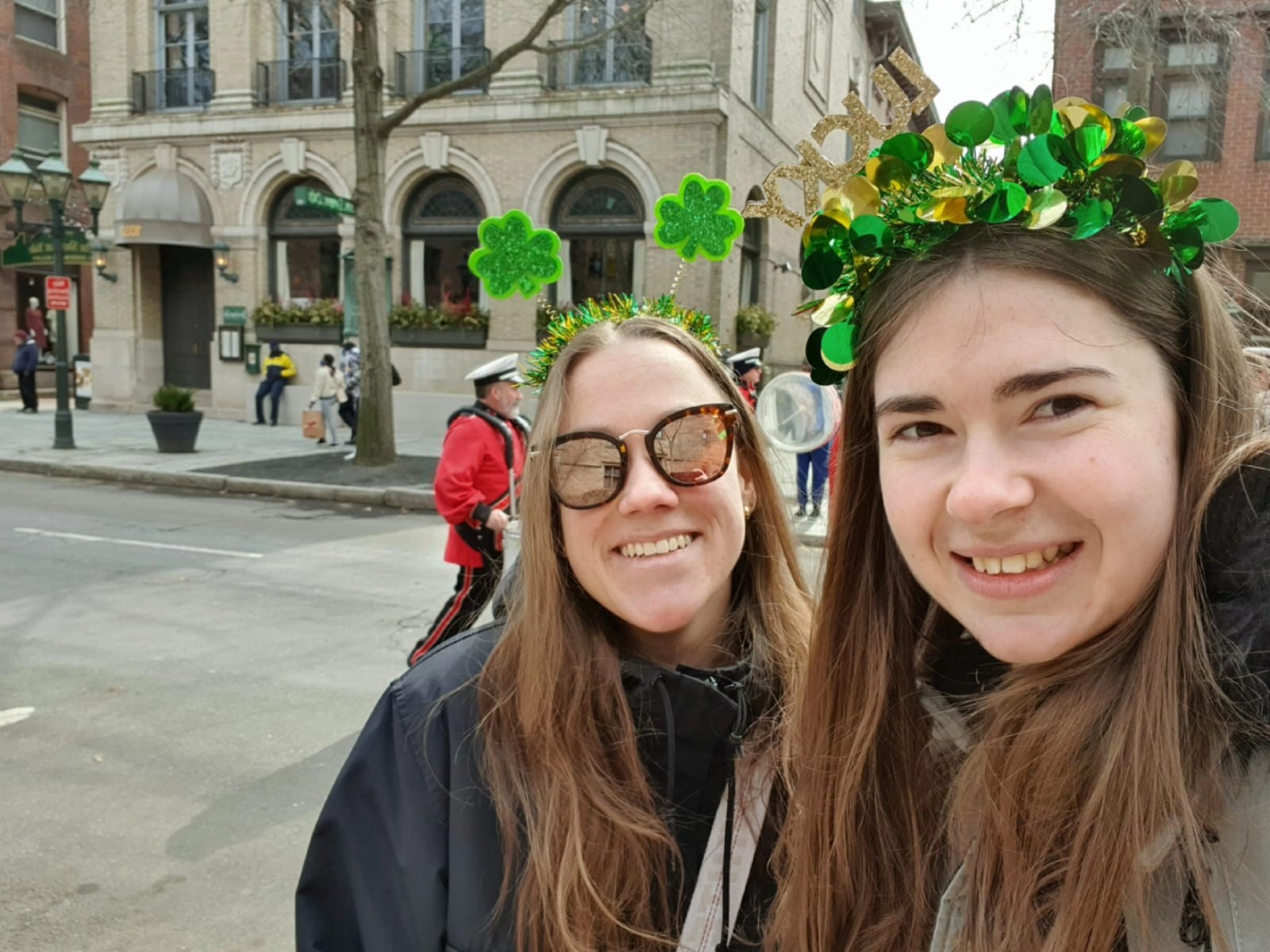 Foto: Eva und Luisa beim St. Patricks Day