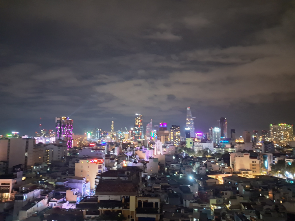 Ho-Chi-Minh-Stadt bei Nacht